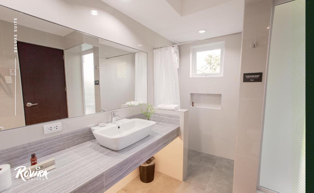 Rovira Suites Dumaguete City Exteriör bild